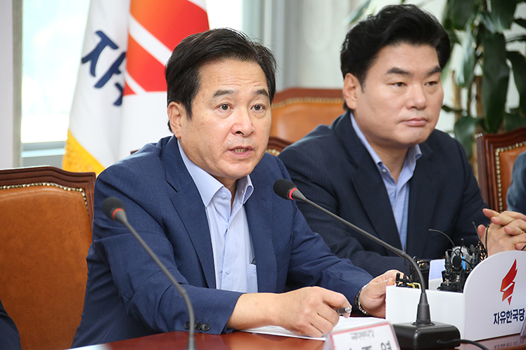 제목 노출 영역입니다 이미지