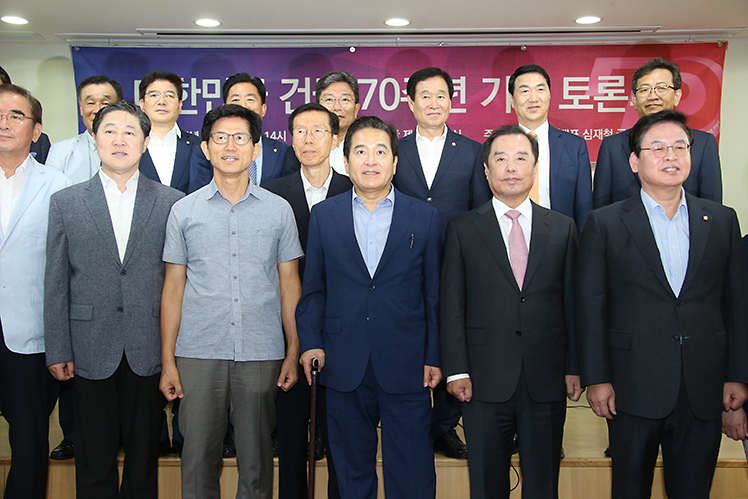 제목 노출 영역입니다 이미지