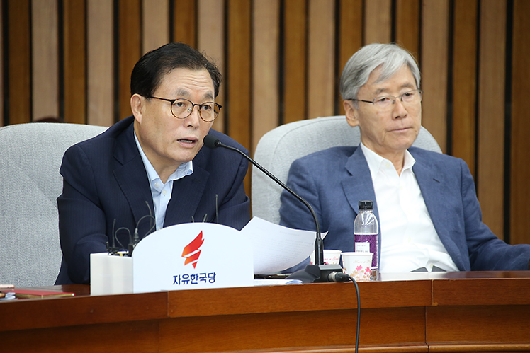 제목 노출 영역입니다 이미지
