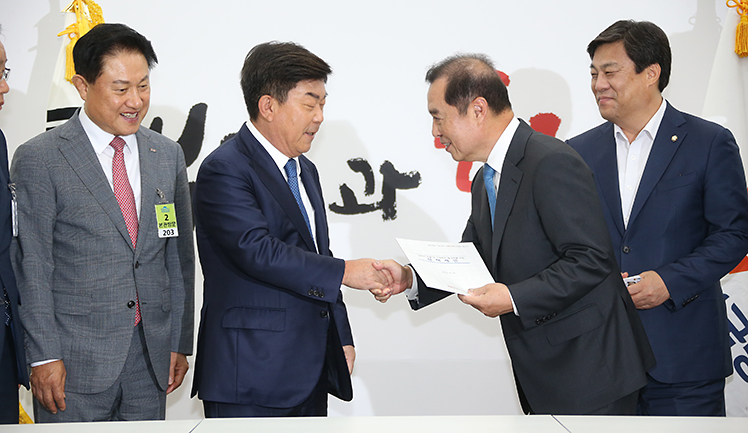 제목 노출 영역입니다 이미지