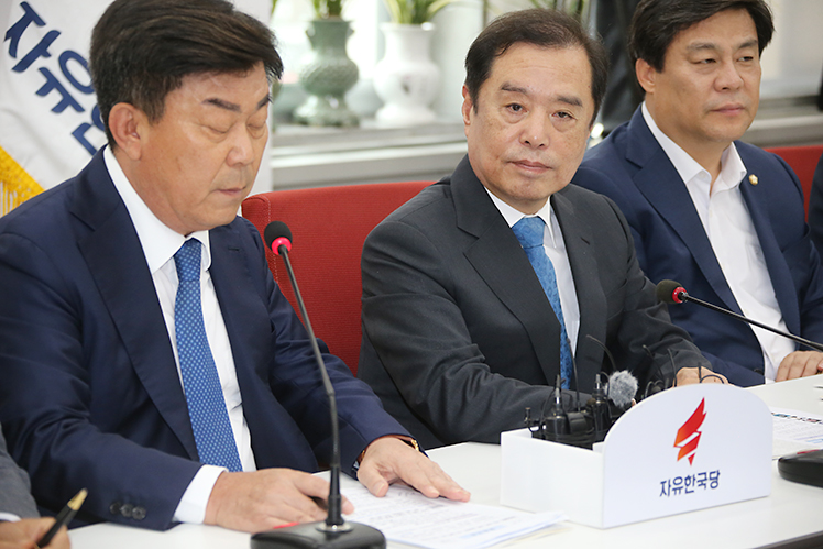 제목 노출 영역입니다 이미지