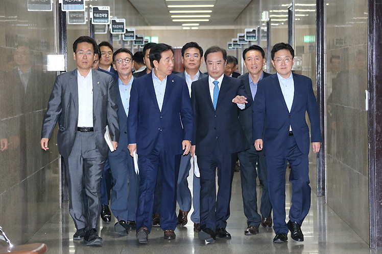 제목 노출 영역입니다 이미지