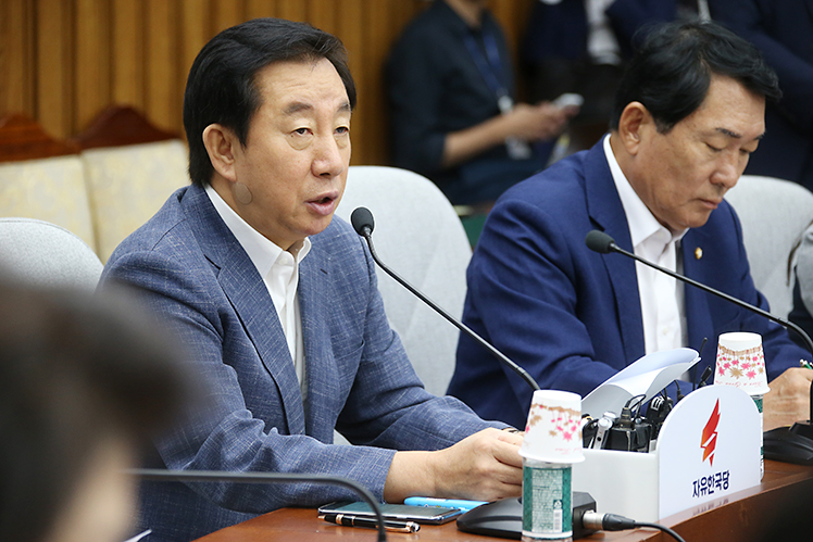 제목 노출 영역입니다 이미지