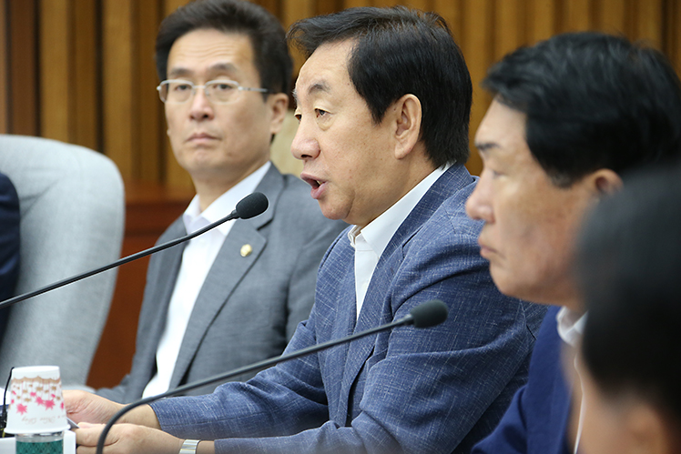 제목 노출 영역입니다 이미지