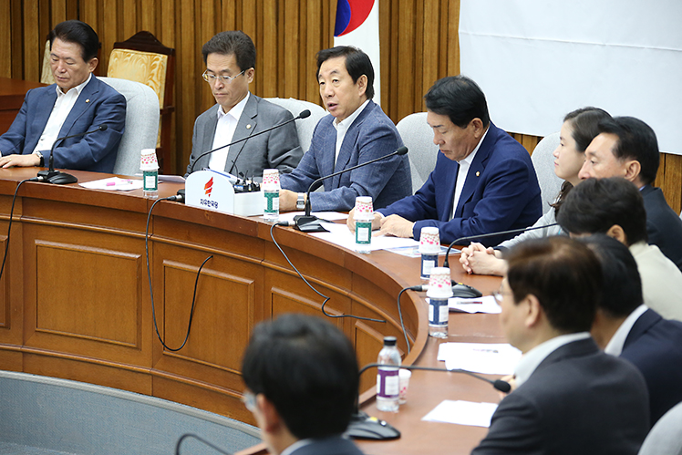 제목 노출 영역입니다 이미지