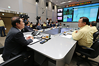 김병준 비상대책위원장, 중앙재난안전상황실 방문