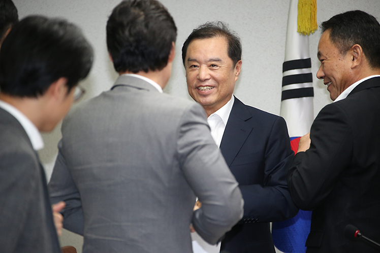 제목 노출 영역입니다 이미지