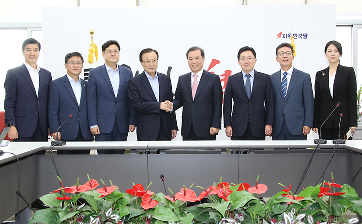 제목 노출 영역입니다 이미지