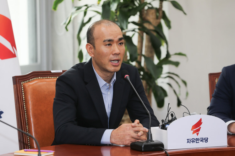 제목 노출 영역입니다 이미지