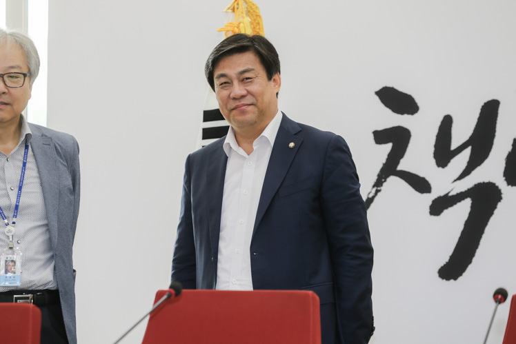 제목 노출 영역입니다 이미지