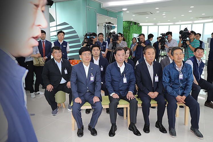 제목 노출 영역입니다 이미지