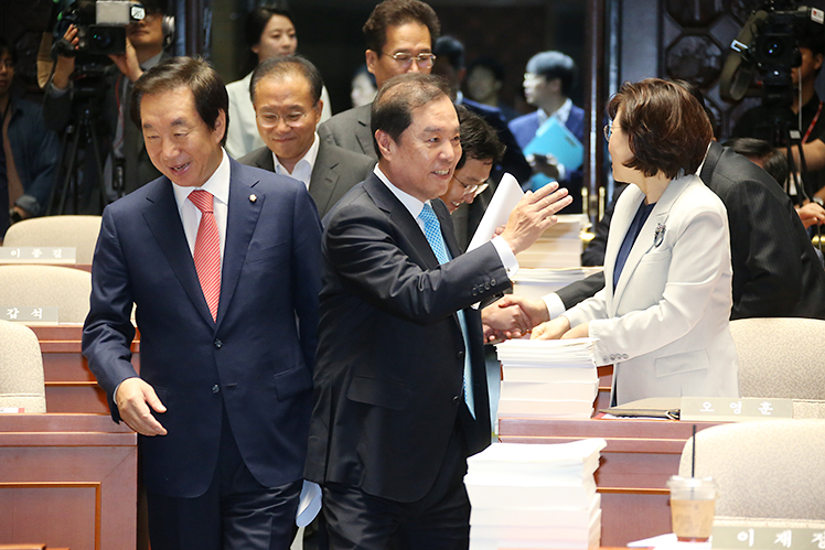 제목 노출 영역입니다 이미지