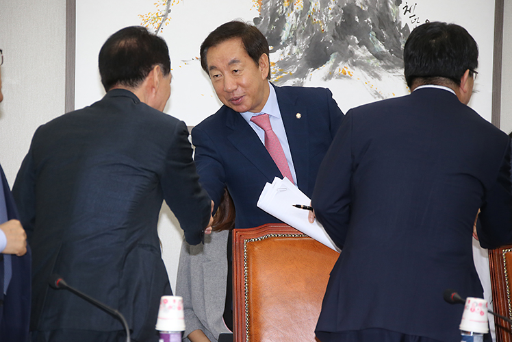 제목 노출 영역입니다 이미지
