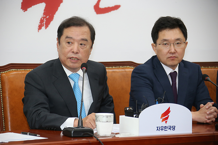 제목 노출 영역입니다 이미지