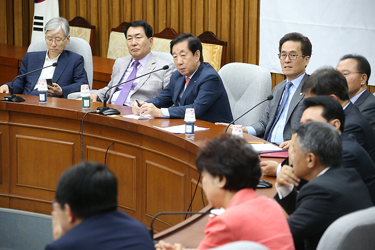 제목 노출 영역입니다 이미지