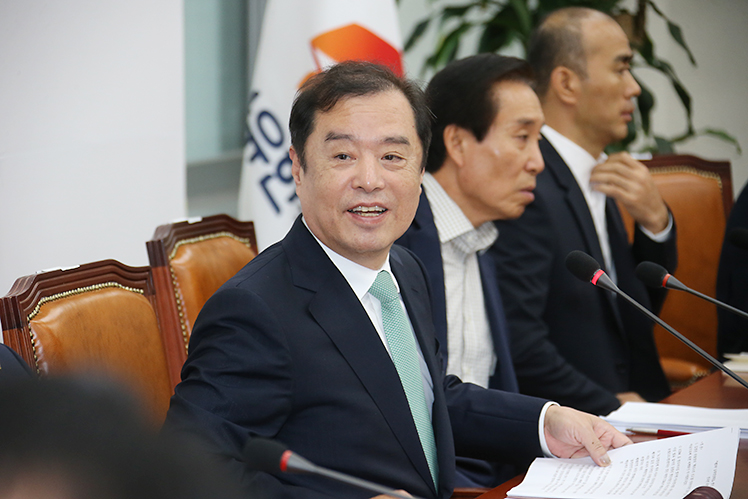 제목 노출 영역입니다 이미지