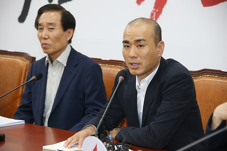 제목 노출 영역입니다 이미지