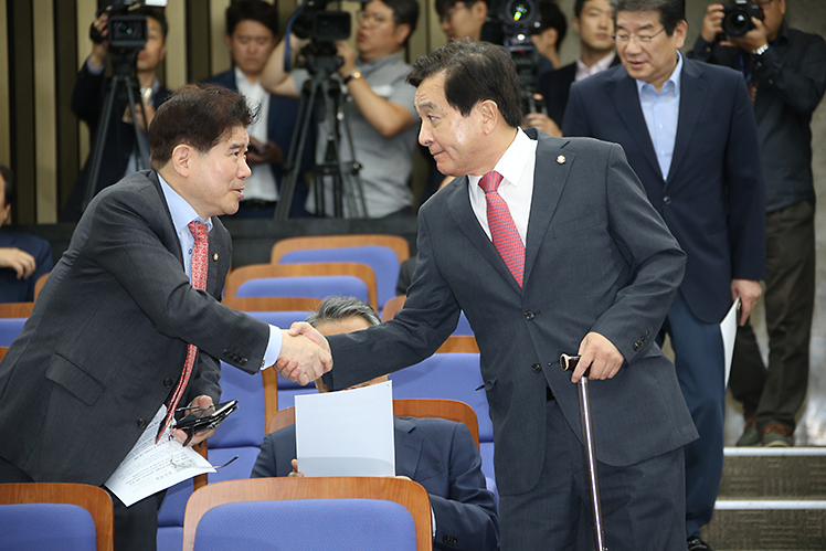 제목 노출 영역입니다 이미지