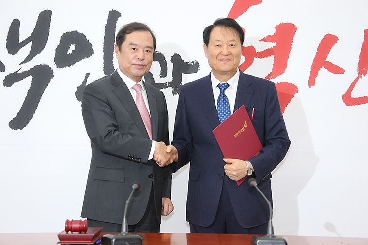 제목 노출 영역입니다 이미지