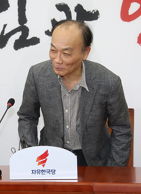 제목 노출 영역입니다 이미지