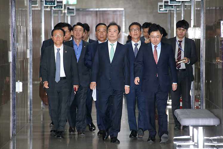 제목 노출 영역입니다 이미지