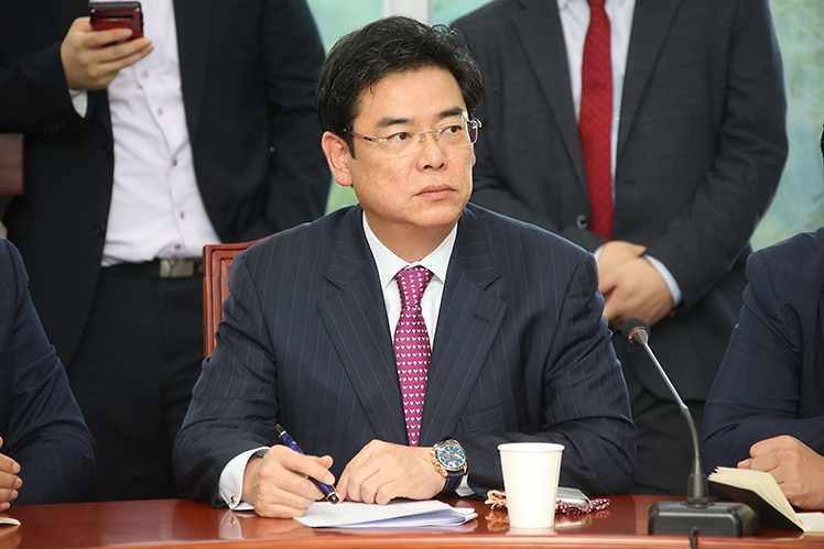 제목 노출 영역입니다 이미지