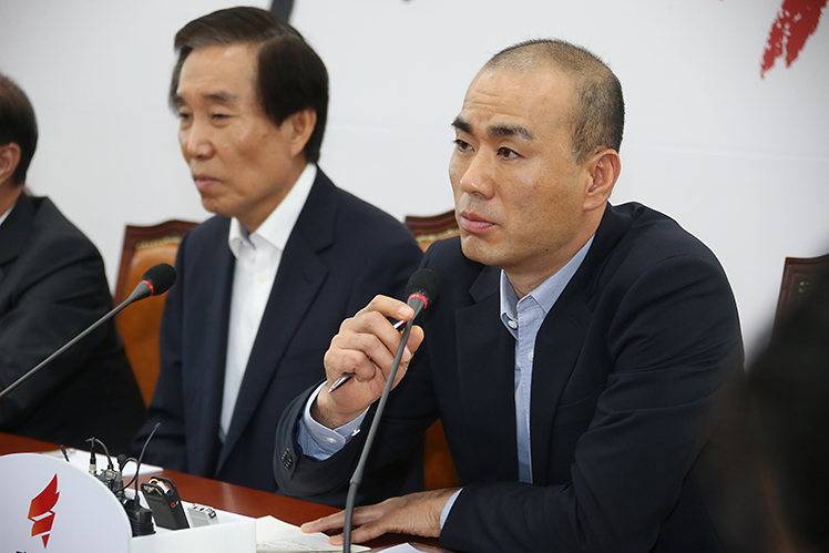 제목 노출 영역입니다 이미지
