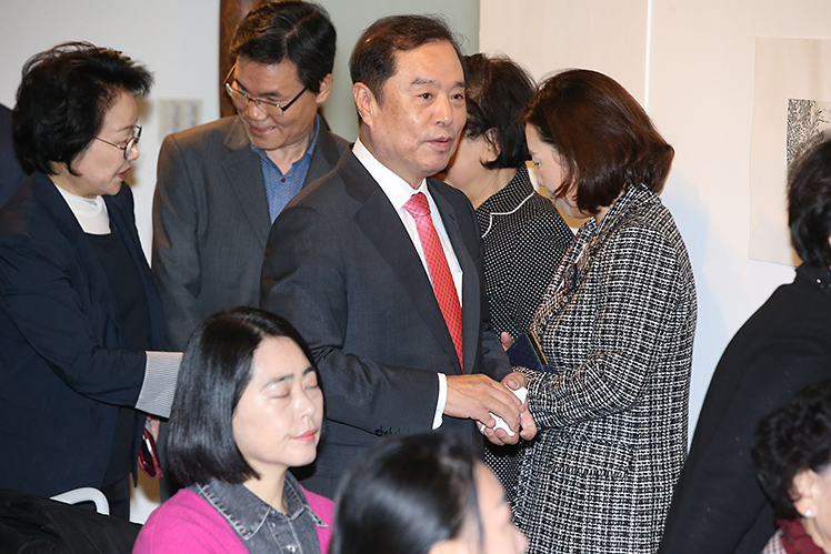 제목 노출 영역입니다 이미지