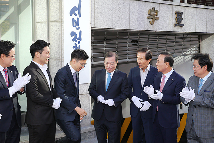 제목 노출 영역입니다 이미지