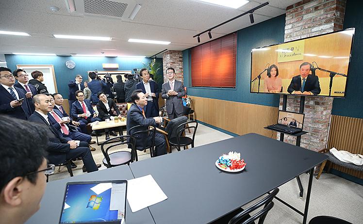 제목 노출 영역입니다 이미지