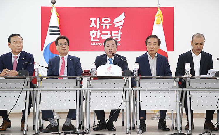 제목 노출 영역입니다 이미지