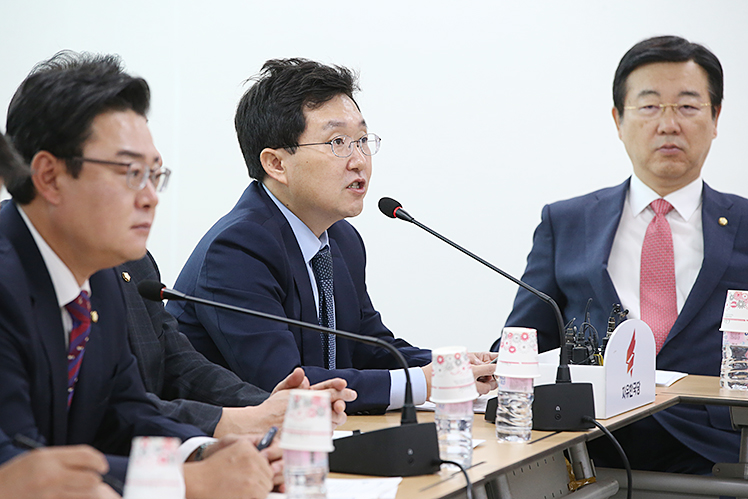 제목 노출 영역입니다 이미지