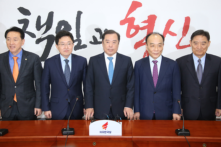 제목 노출 영역입니다 이미지