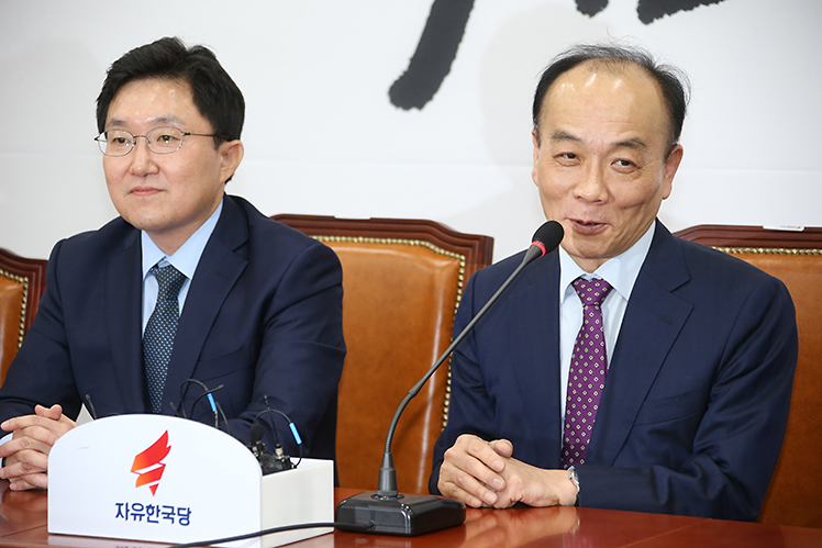 제목 노출 영역입니다 이미지