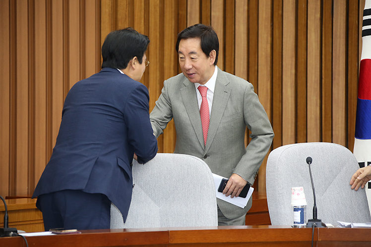 제목 노출 영역입니다 이미지