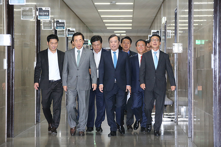 제목 노출 영역입니다 이미지