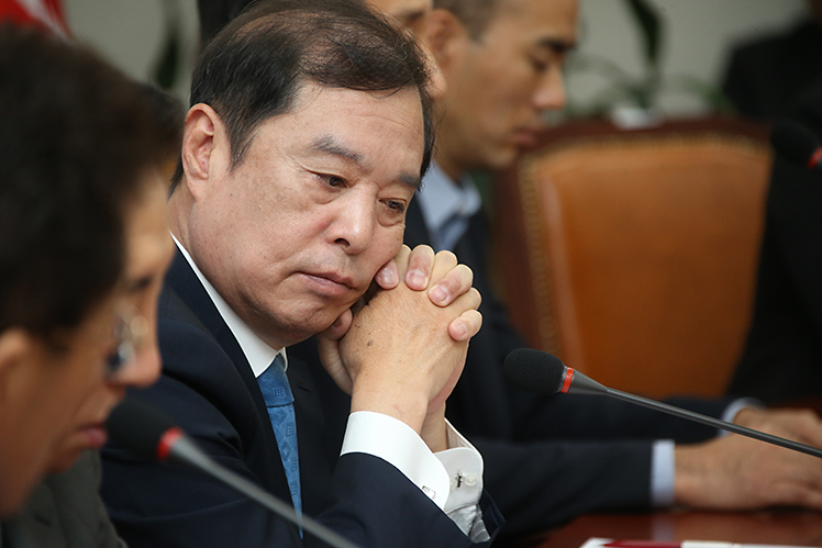 제목 노출 영역입니다 이미지