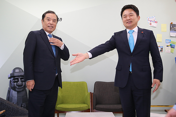 제목 노출 영역입니다 이미지