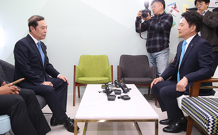 제목 노출 영역입니다 이미지