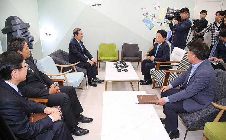 제목 노출 영역입니다 이미지
