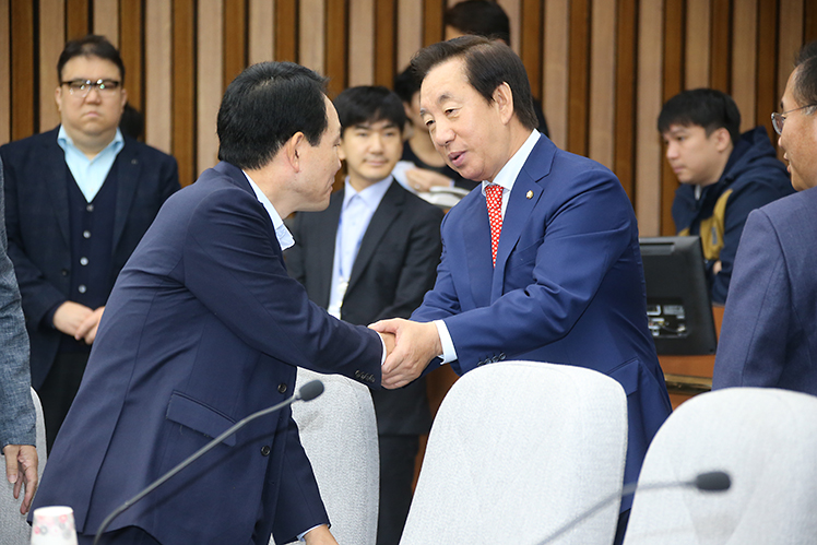 제목 노출 영역입니다 이미지