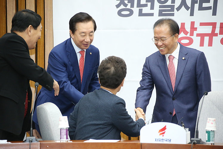 제목 노출 영역입니다 이미지