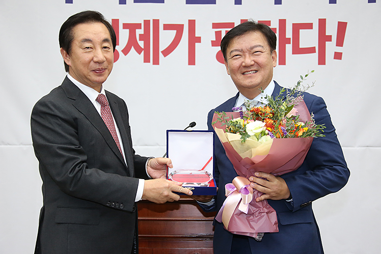 제목 노출 영역입니다 이미지