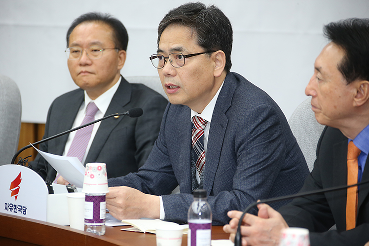 제목 노출 영역입니다 이미지