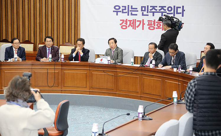 제목 노출 영역입니다 이미지