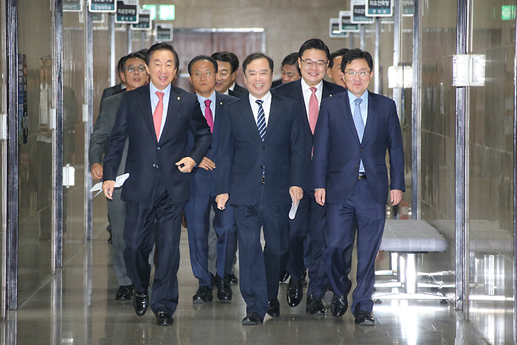 제목 노출 영역입니다 이미지