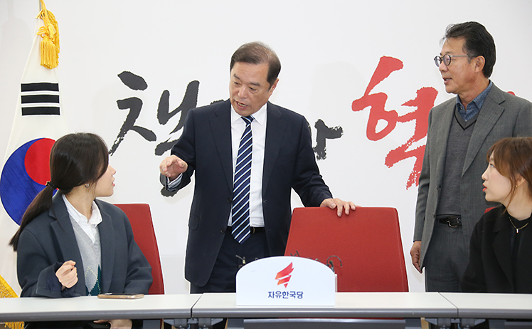 제목 노출 영역입니다 이미지