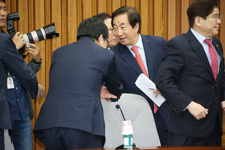 제목 노출 영역입니다 이미지