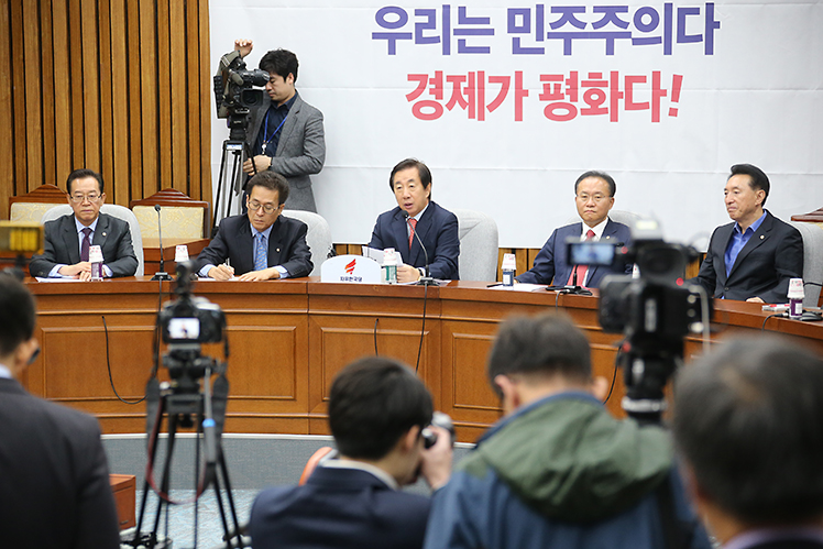 제목 노출 영역입니다 이미지