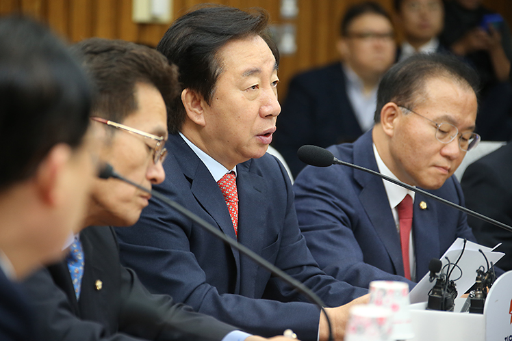 제목 노출 영역입니다 이미지